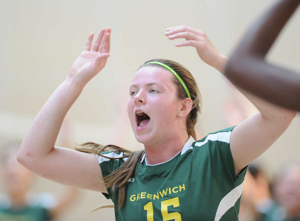 Sacred Heart volleyball team tops Greenwich Academy