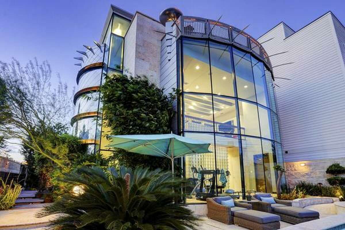 Go inside glass houses in Texas