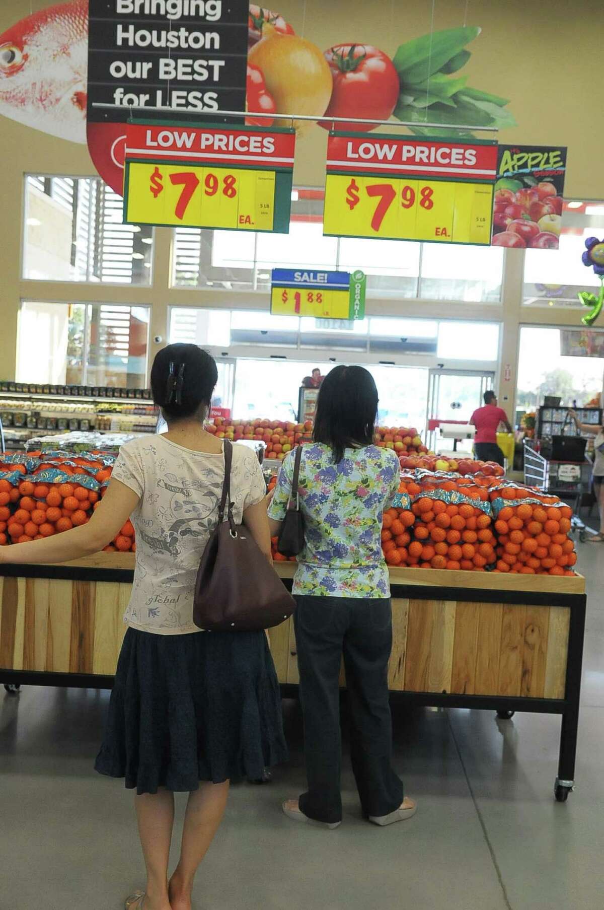 Look inside HEB's new Cypress grocery store