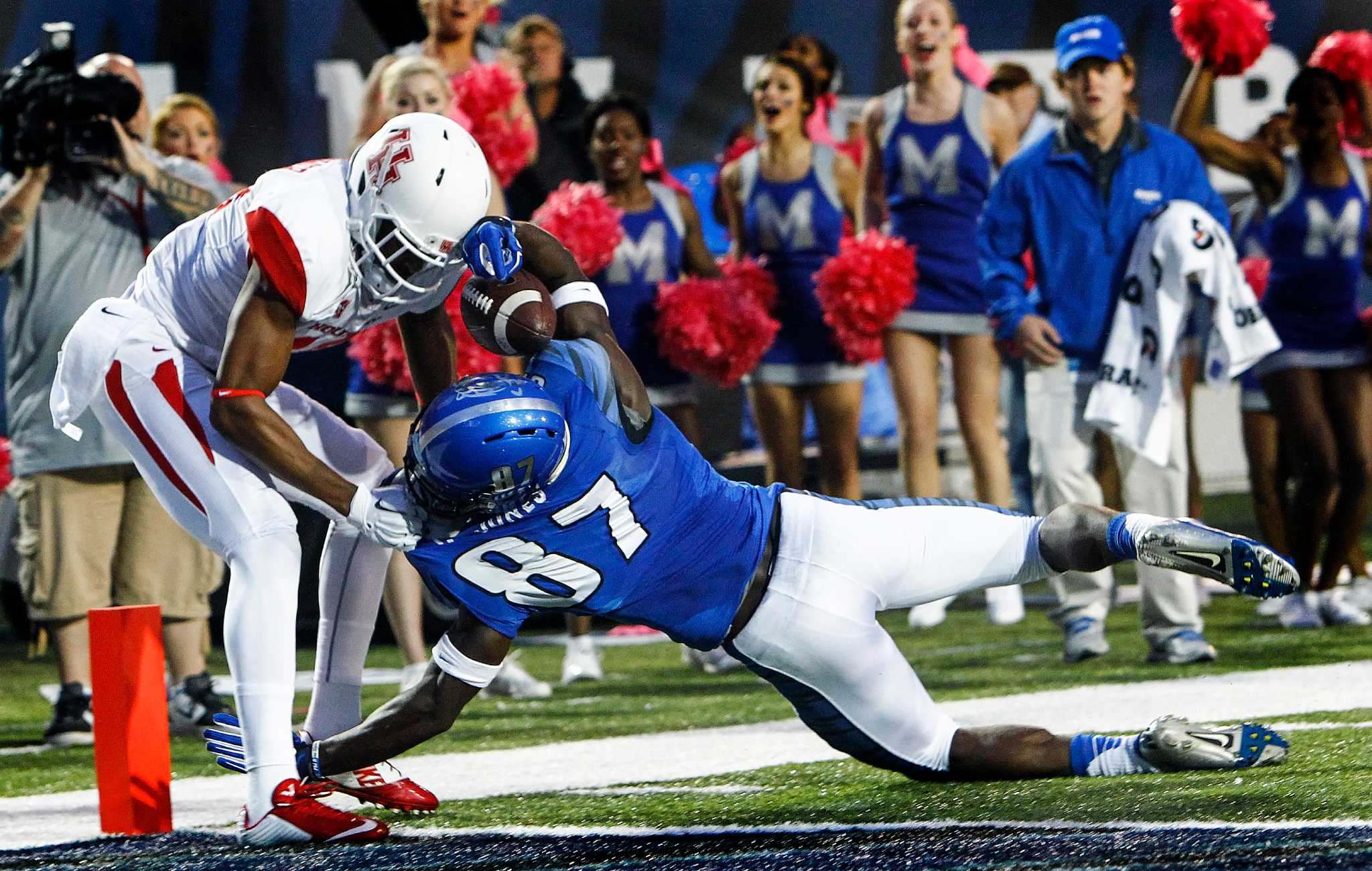 Former Houston teammates Greg Ward, Demarcus Ayers reunited with