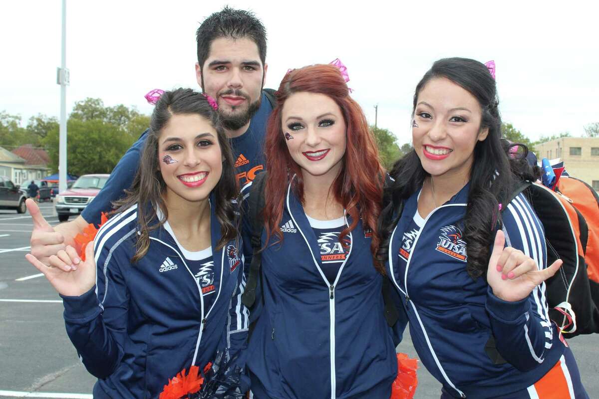 MySpy: UTSA Fans Cheer On Roadrunners