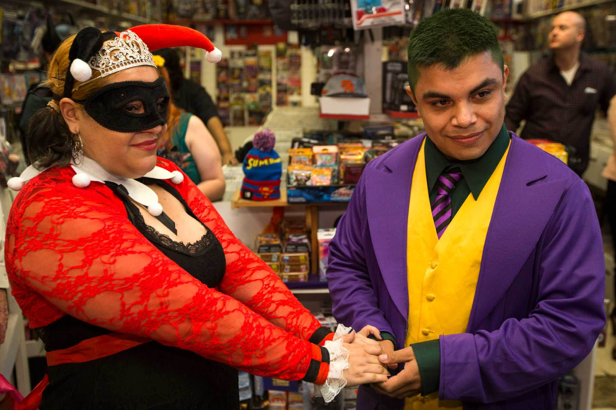 Houston couple has Batman themed wedding
