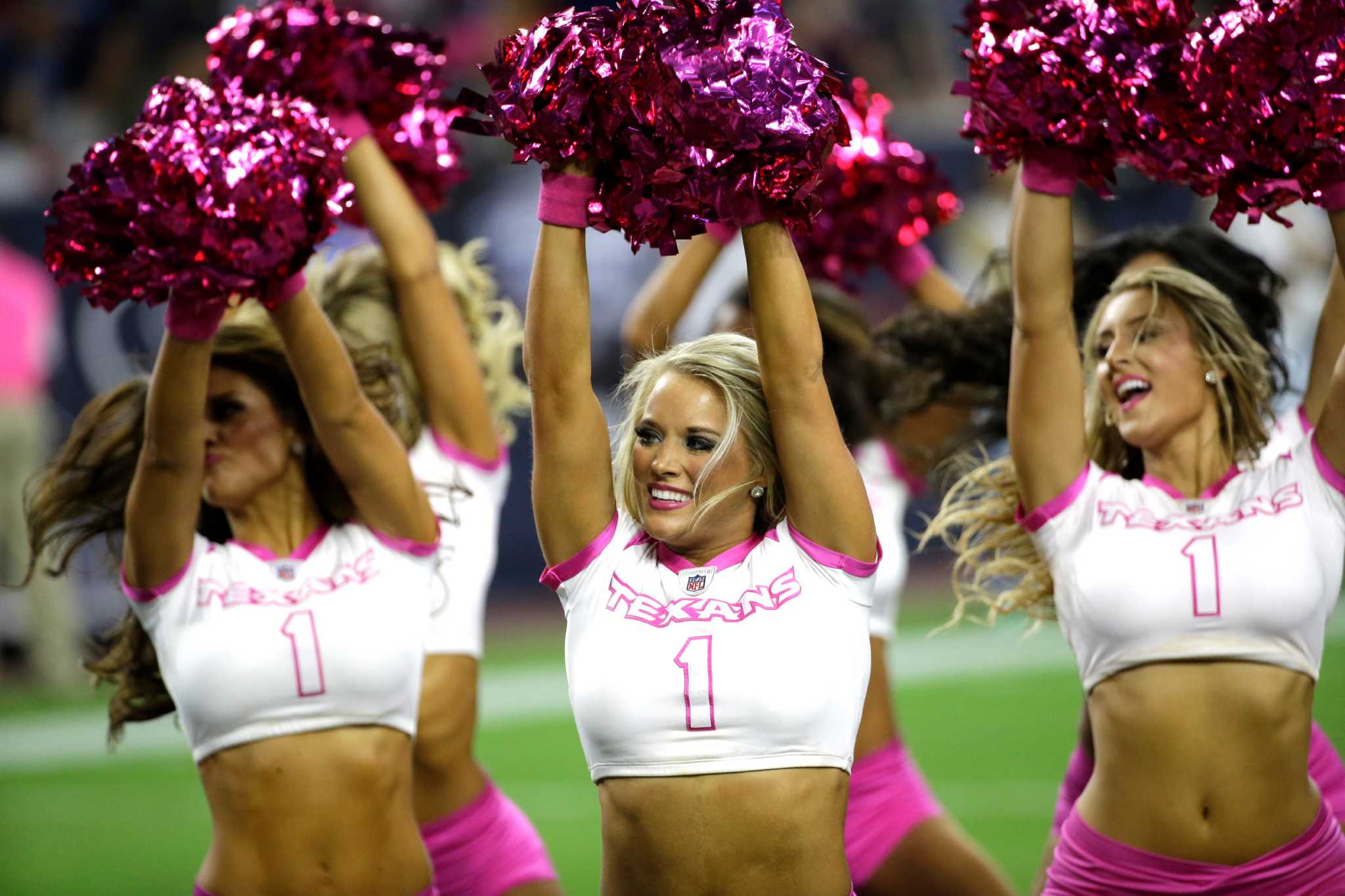 Pink Everywhere! Comicon Costumes, Football Gear And Milkshakes - People  All Over The Country Pinkify To Raise Awareness For Breast Cancer -  SurvivorNet