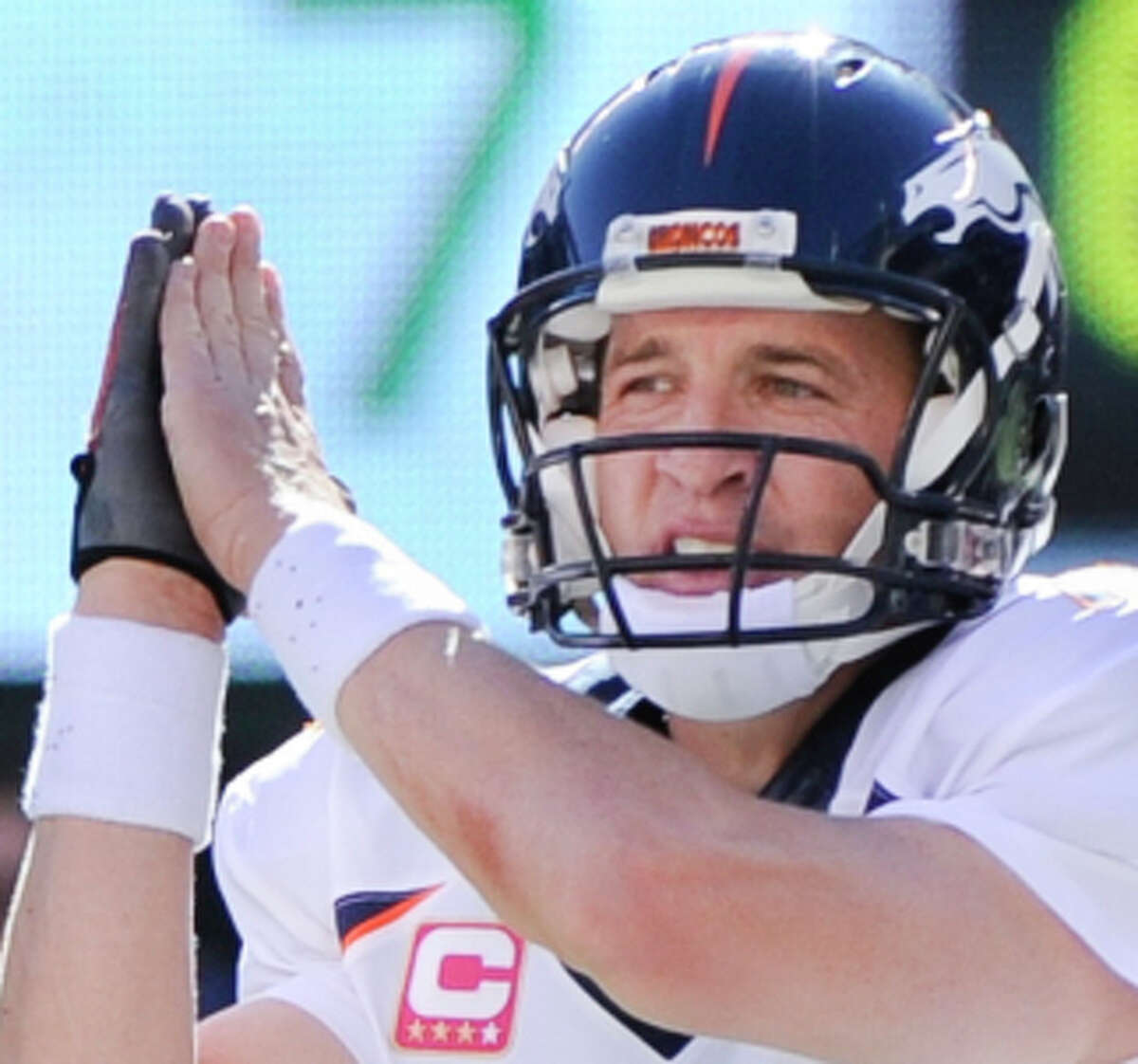 Peyton Manning tosses 3 touchdown passes as Denver Broncos top New York  Jets 31-17