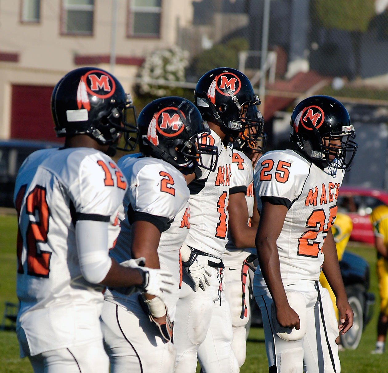 Football recruiting: McClymonds star running back chooses Cal