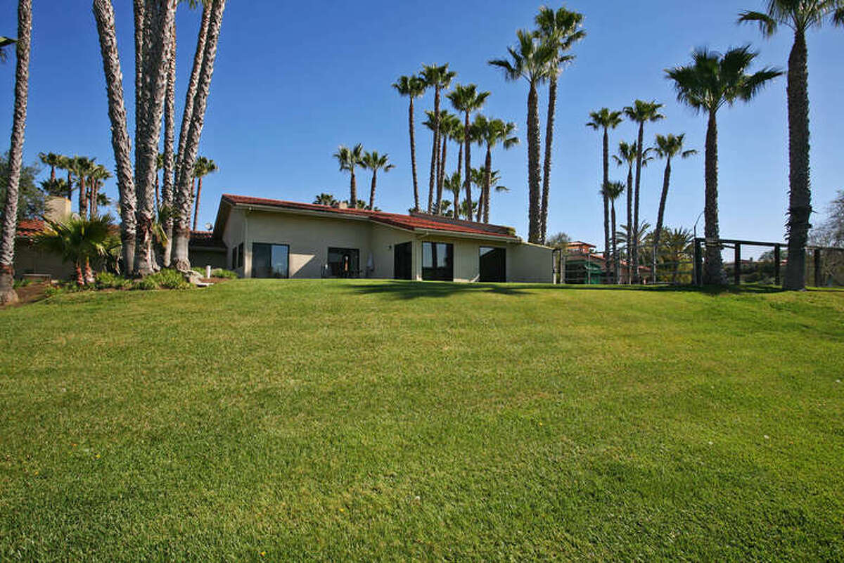 Bill Gates buys Jenny Craig's horse ranch