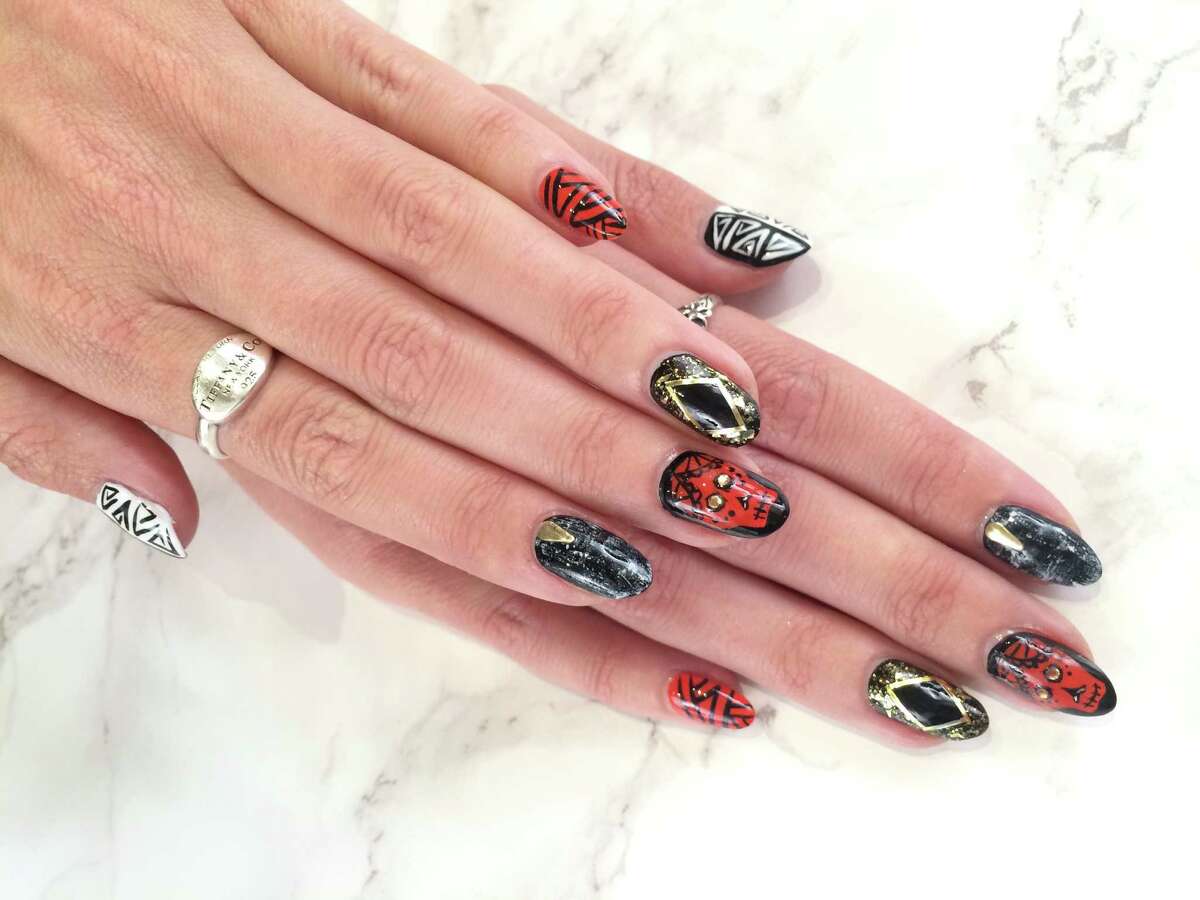 Halloween Nails That Go For Chic Not Freak 9135