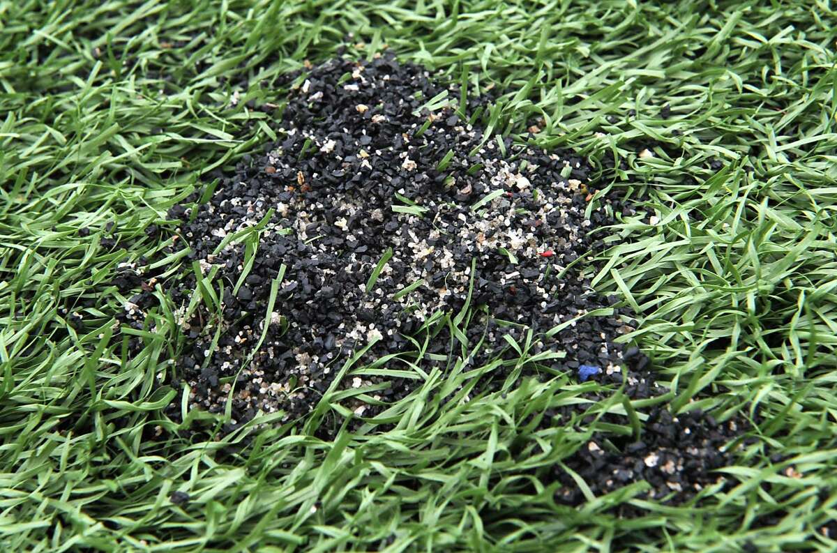Report raises health concerns over turf fields