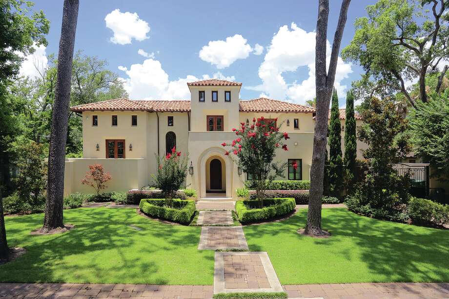 Featured Listing Memorial Parkarea home has indoor/outdoor