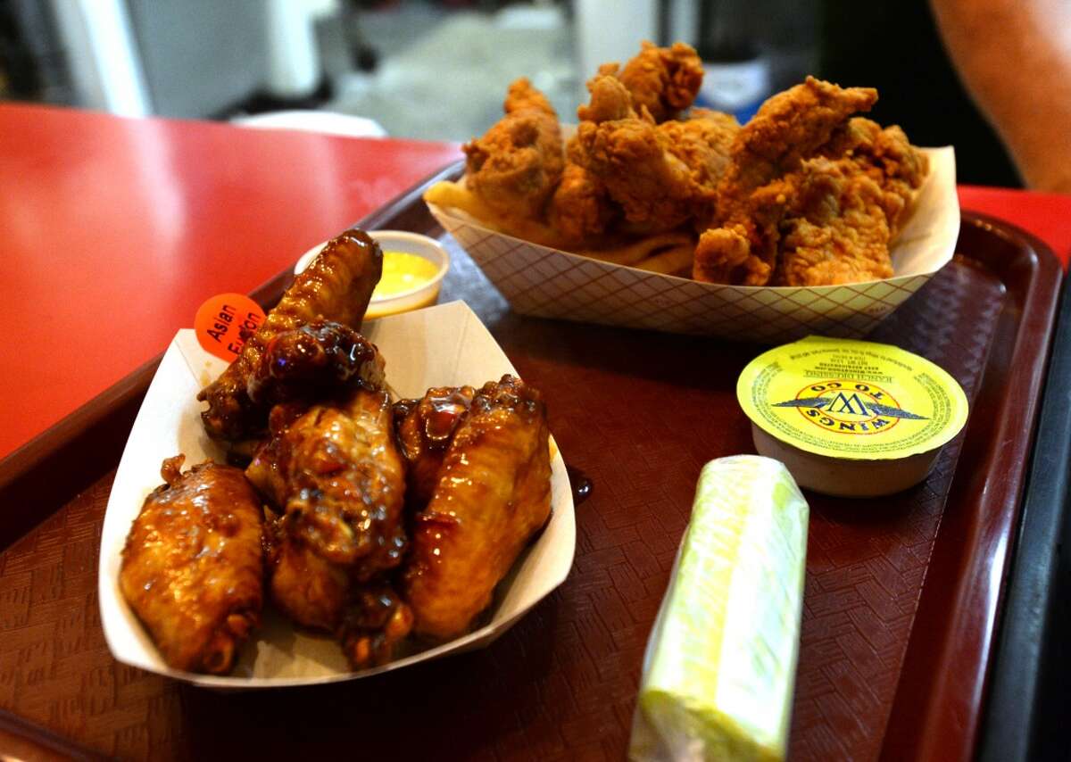 Best Beaumont bars to watch March Madness