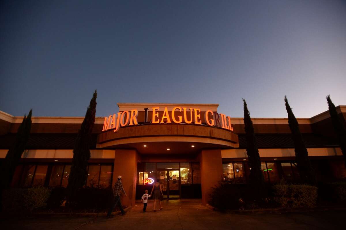 Best Beaumont bars to watch March Madness