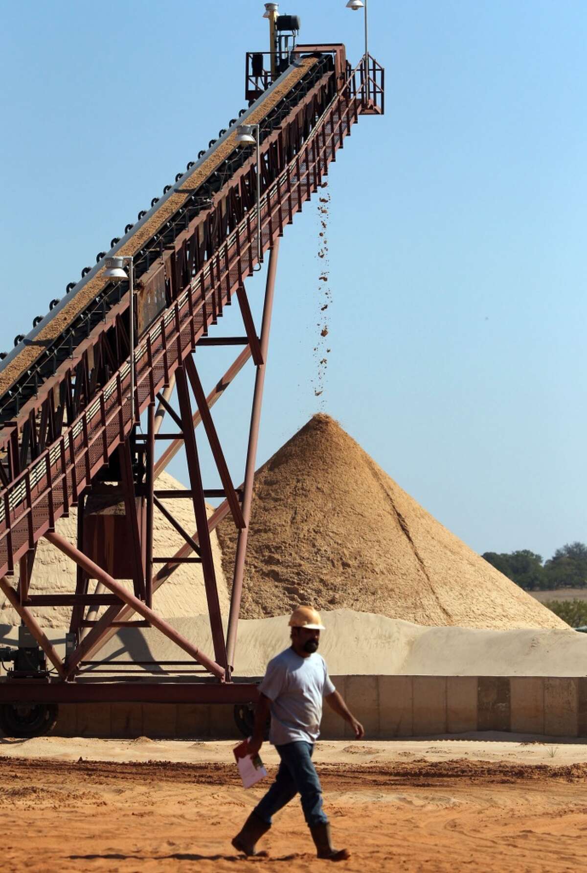 arkansas frac sand mine dredge