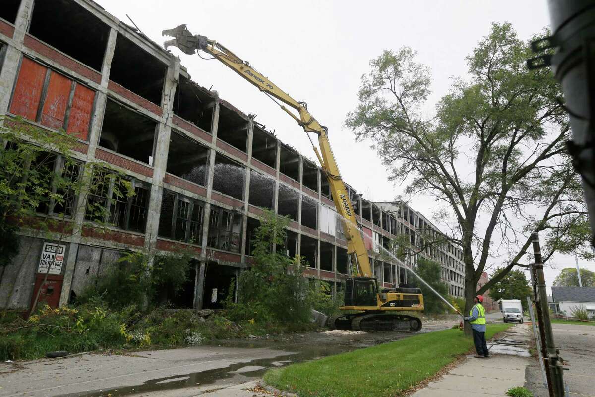 Crews begin demolition of Packard plant in Detroit