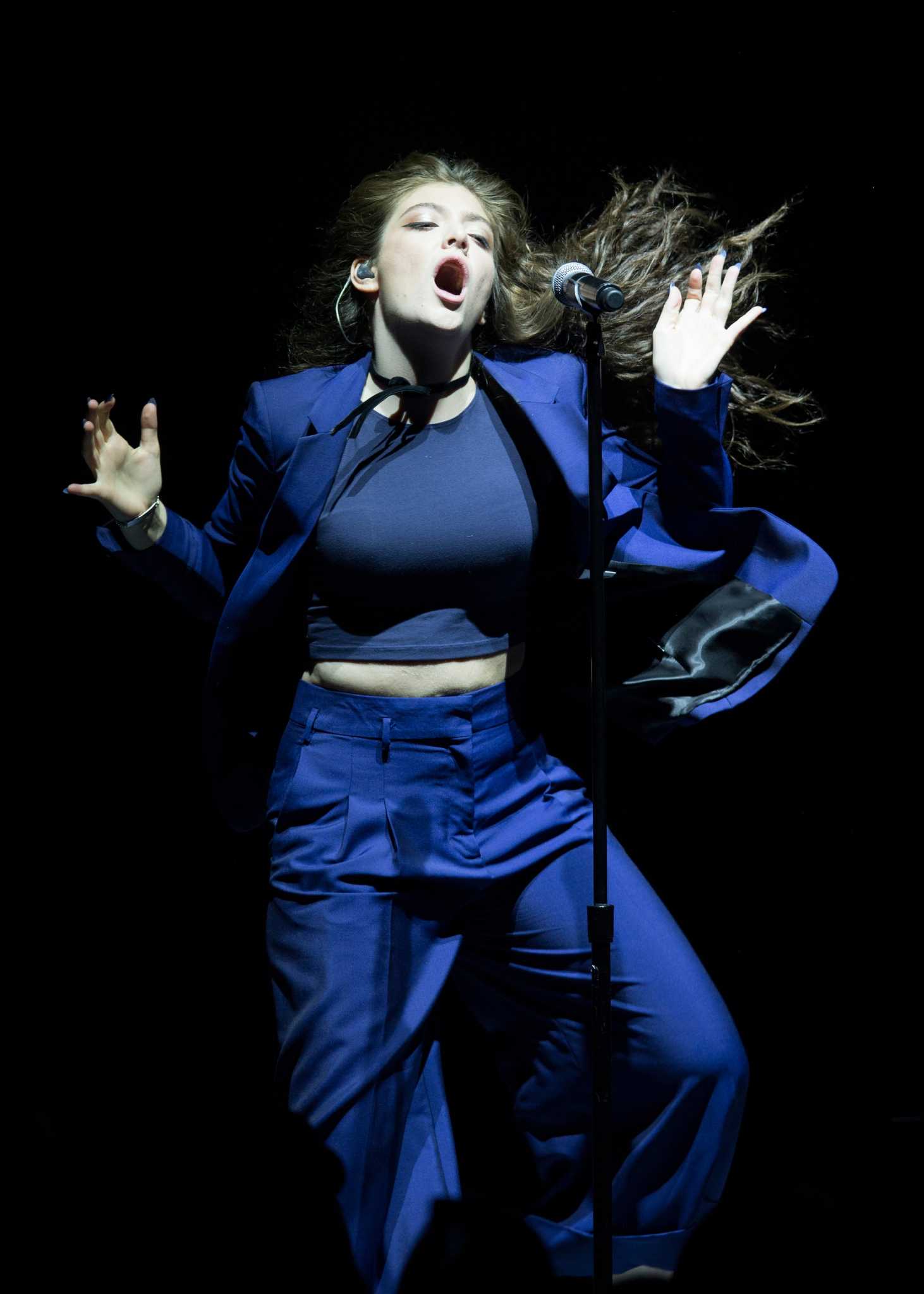 Lorde delivers on her "Hunger Games" soundtrack