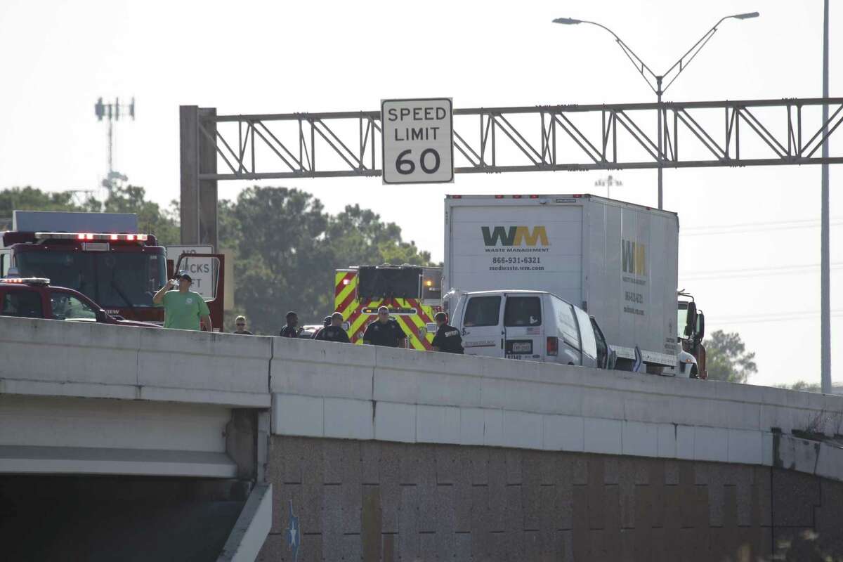 Accident causes traffic woes on I10 east