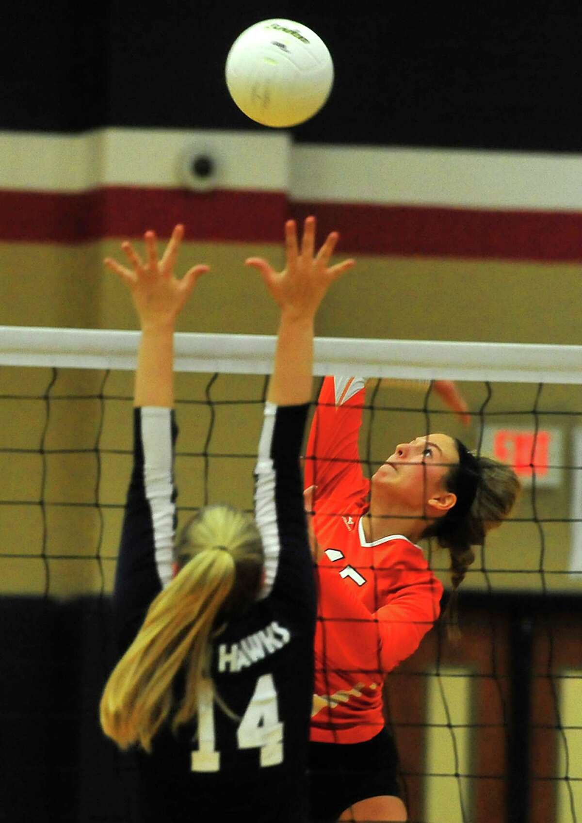 H-J volleyball clinches a playoff berth win comeback win over Orangefield