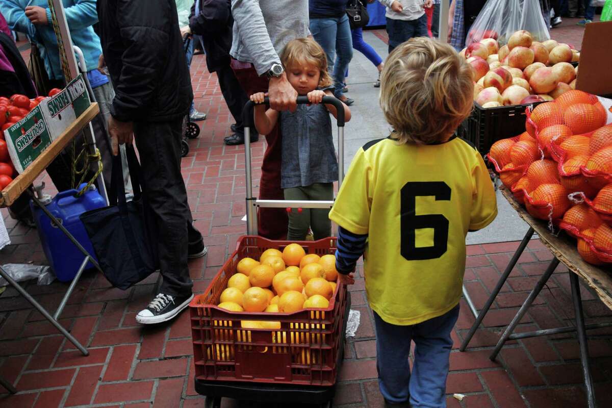 Many families make the shopping at local farmers’ markets a weekly tradition.