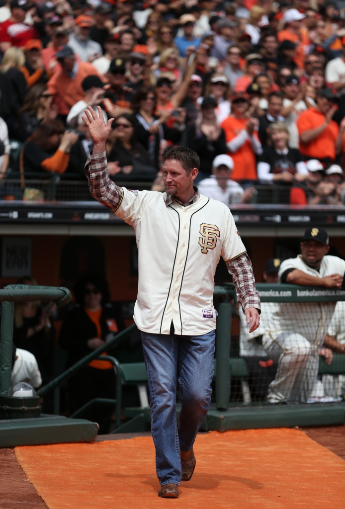 Giants won't include Aubrey Huff in 2010 World Series celebration because  of social media comments 