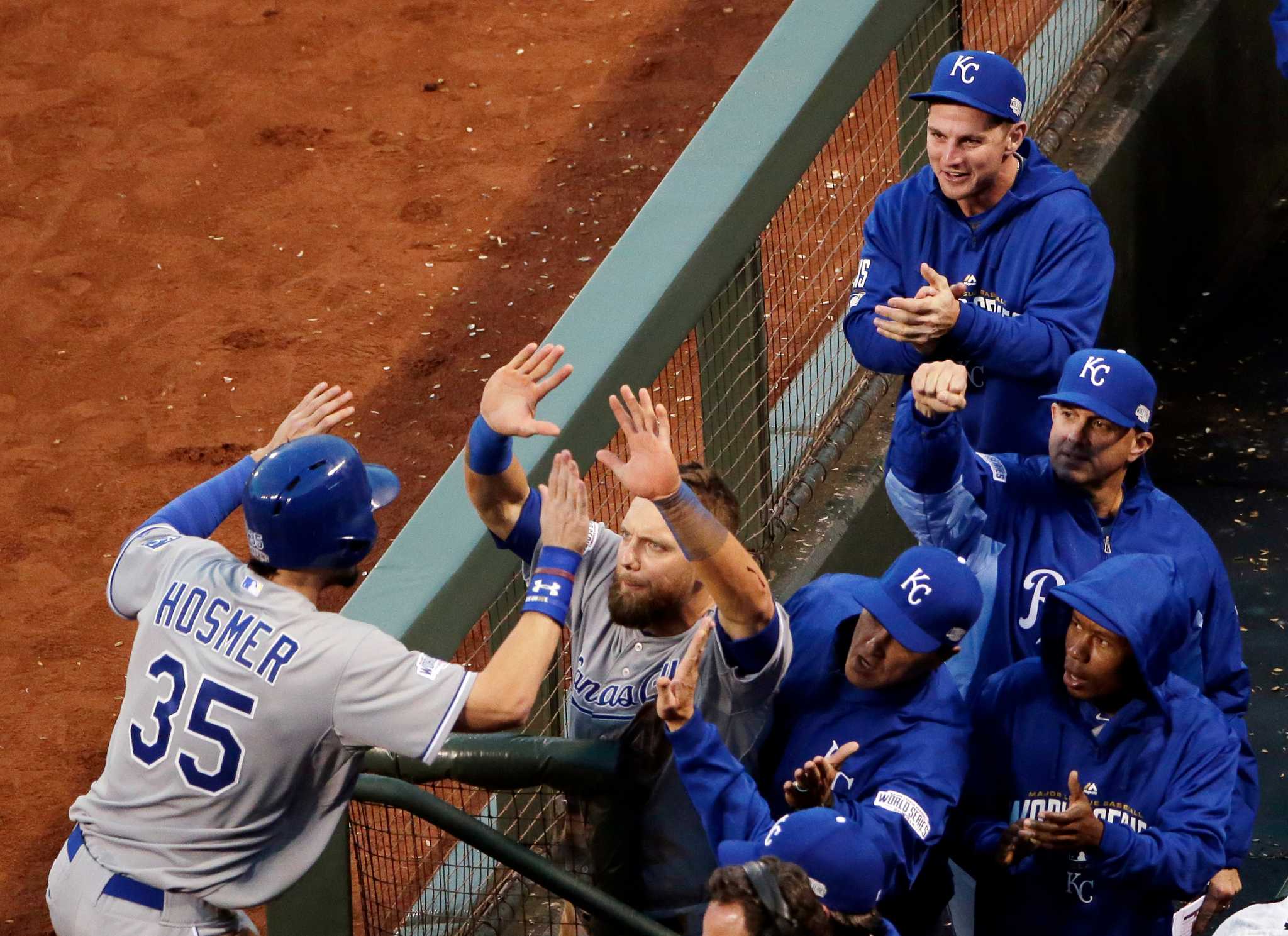 Watch Lorenzo Cain (and his kids) throw ceremonial first pitch to Royals'  Salvador Perez