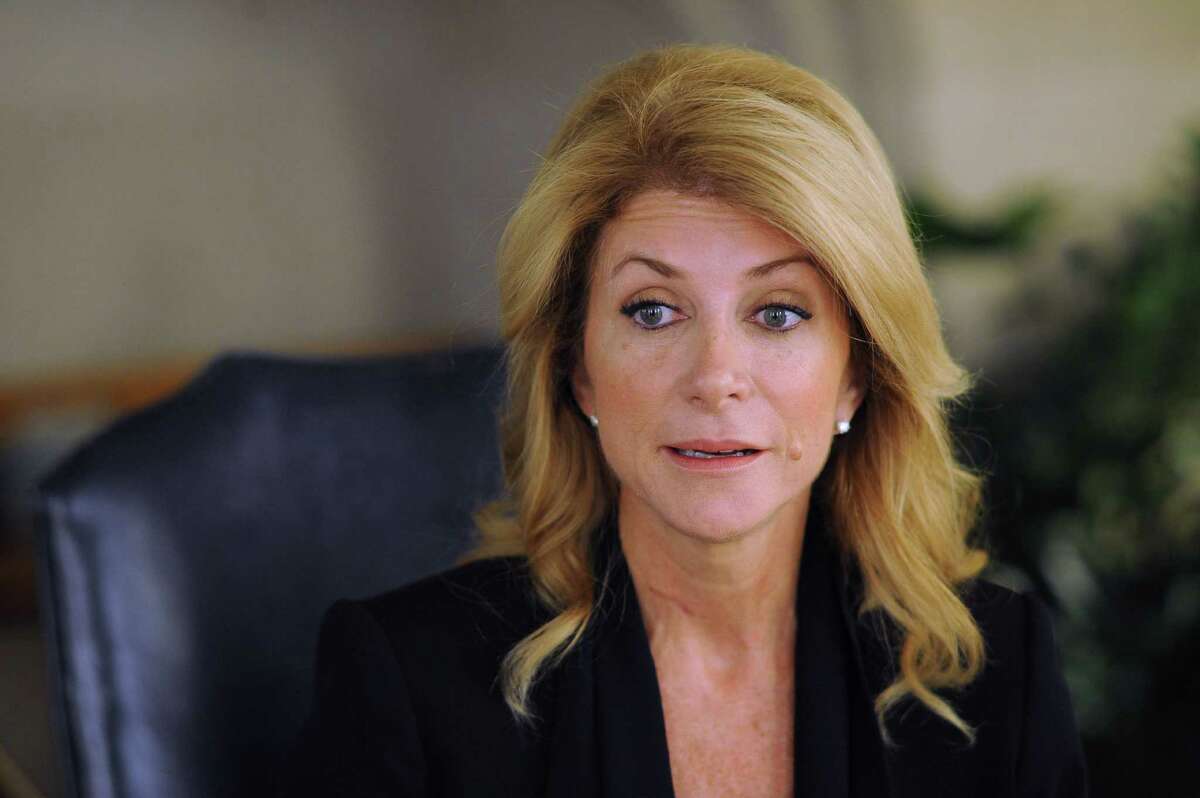 Gubernatorial candidate Wendy Davis, a state senator from Fort Worth, visits the Express-News on Friday, Oct.10, 2014.