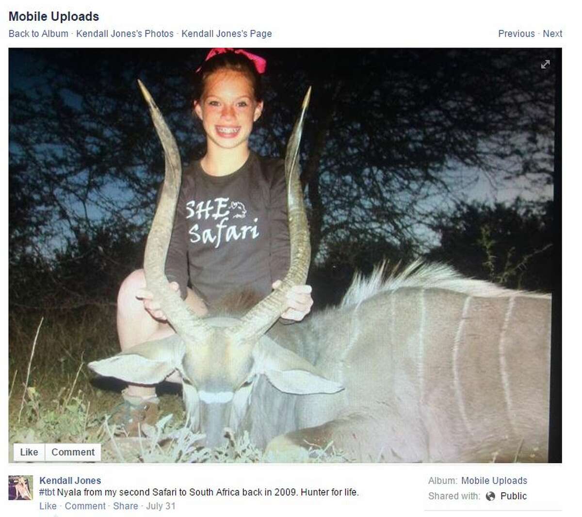 Controversial Texas Tech Cheerleader Huntress Draws Online Outrage 