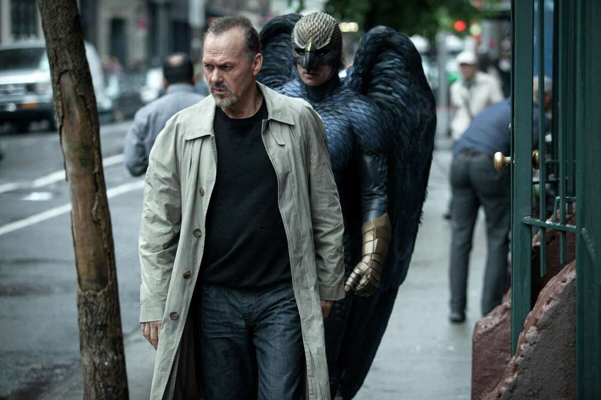 En esta imagen difundida por Fox Searchlight Pictures, Michael Keaton interpreta a Riggan en una escena de "Birdman", la nueva película de Alejandro González Iñárritu que inaugura el viernes el Festival de Cine de Morelia. (AP Foto/Fox Searchlight, Atsushi Nishijima)