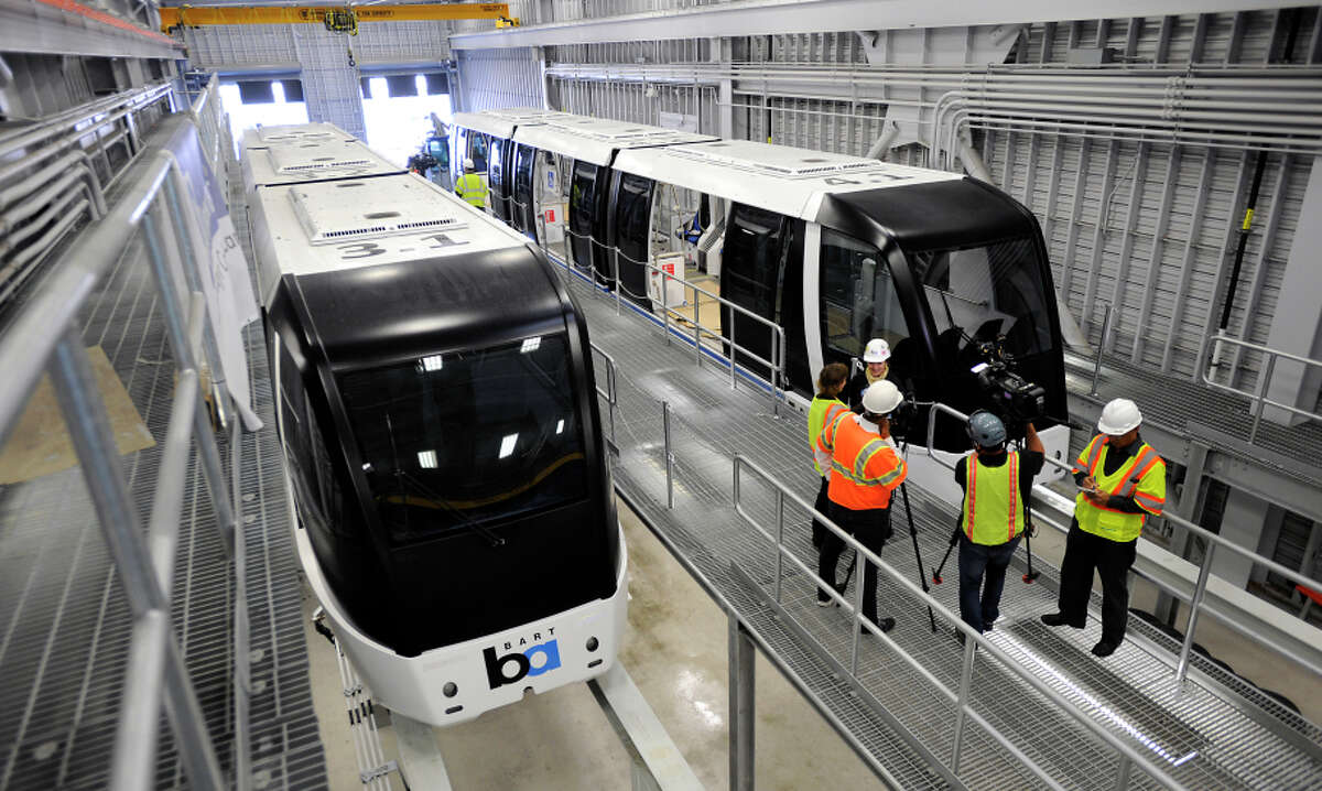 The trains are expected to carry 2,000 to 3,000 passengers a day between the Coliseum Station and Oakland airport.