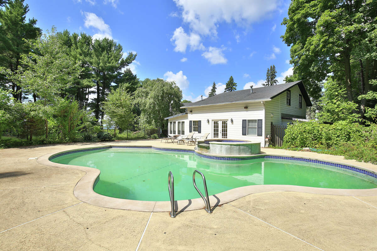 House of the Week Colonial in North Greenbush