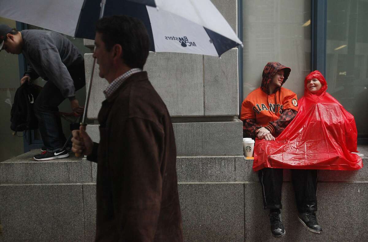 Fans take to San Francisco streets to celebrate Giants' Series