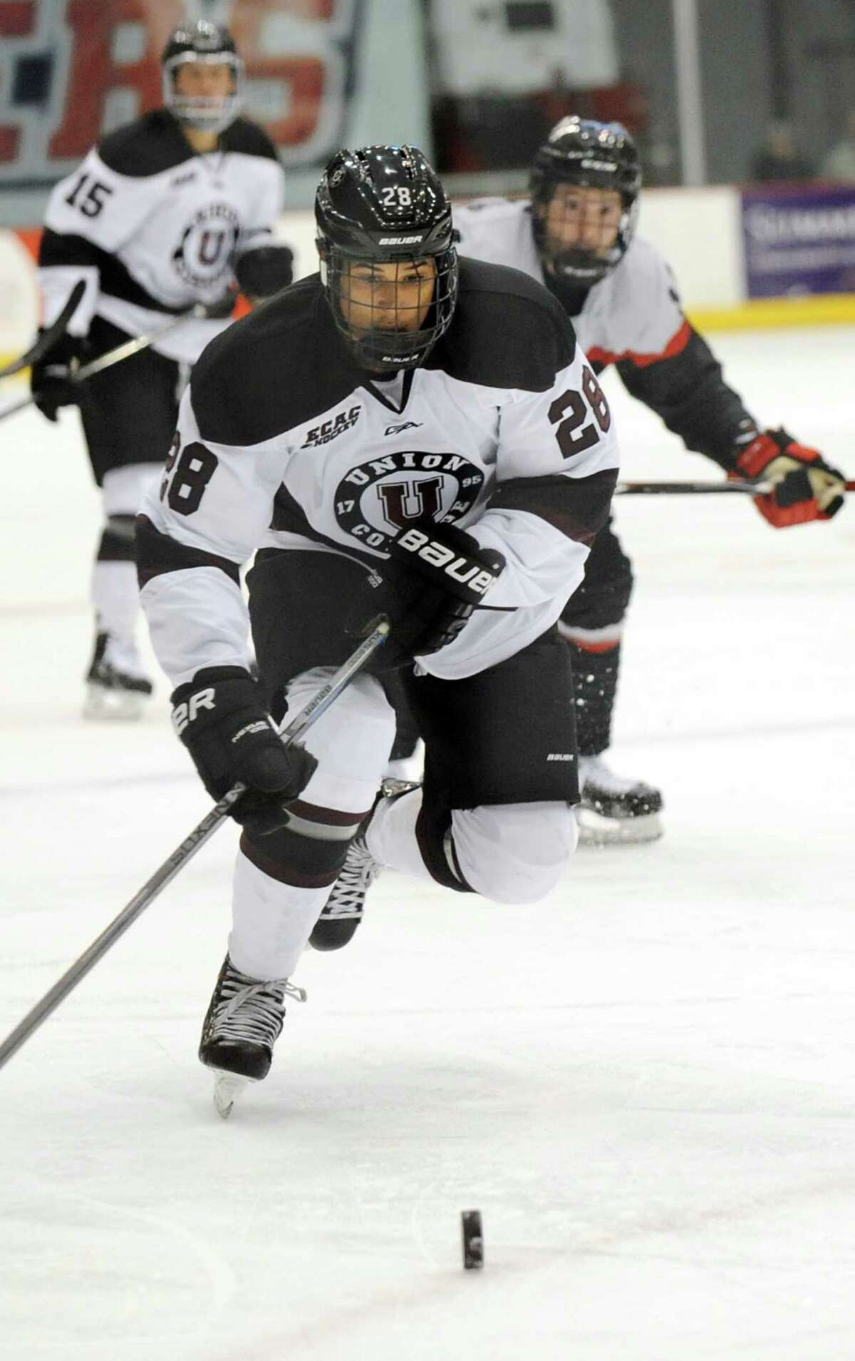 RPI hockey clobbers Union, 6-1