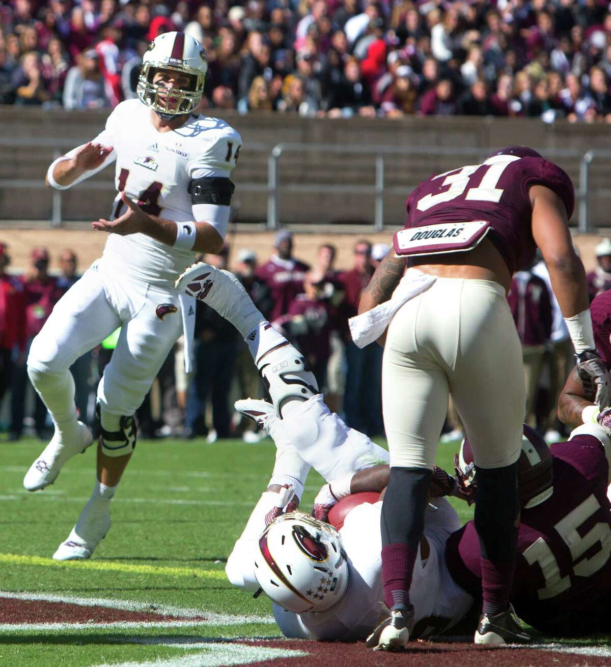 A&M ekes out 21-16 win over UL-Monroe to snap losing streak