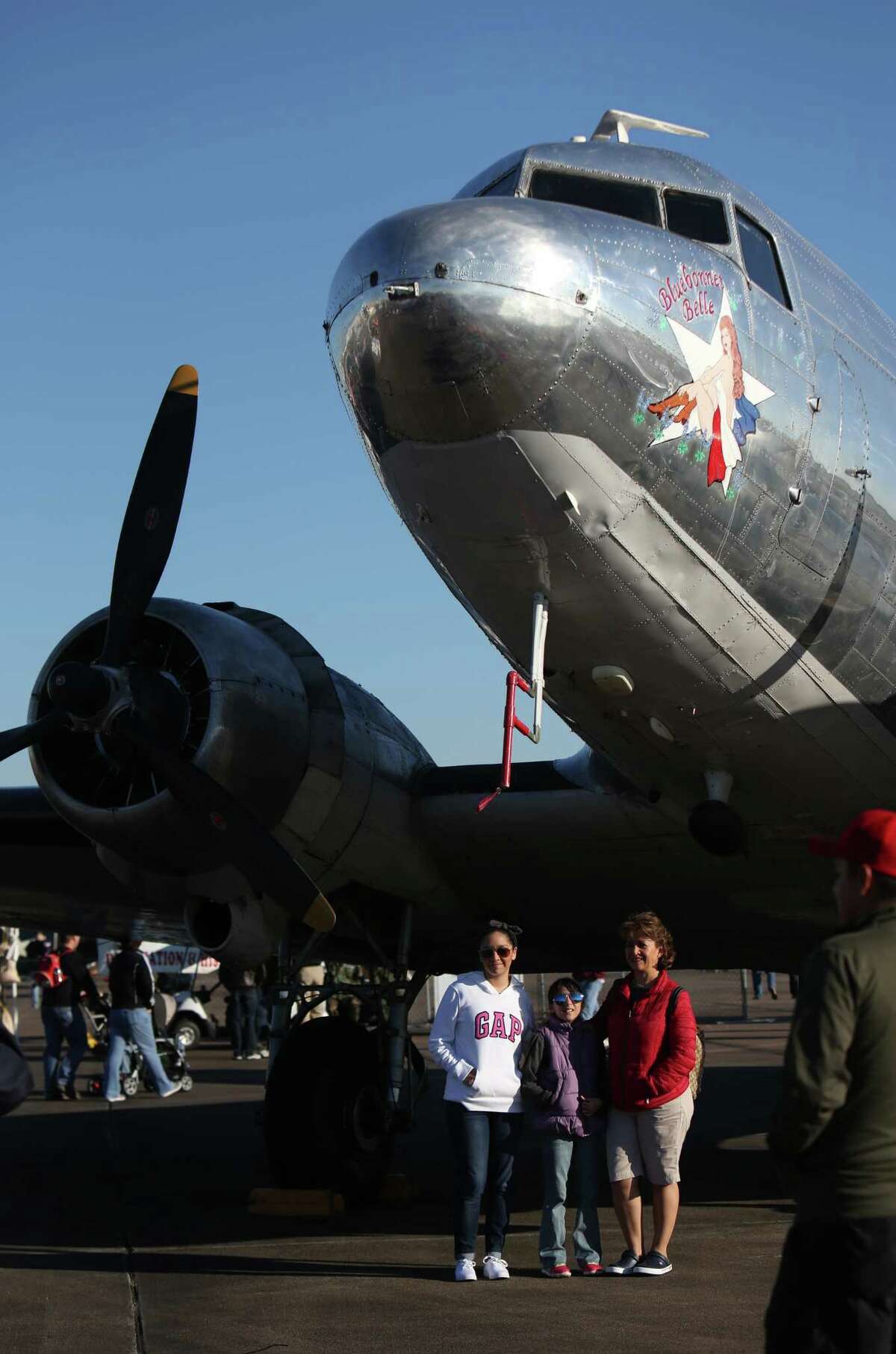 Wings Over Houston soars with cool temps, clear skies