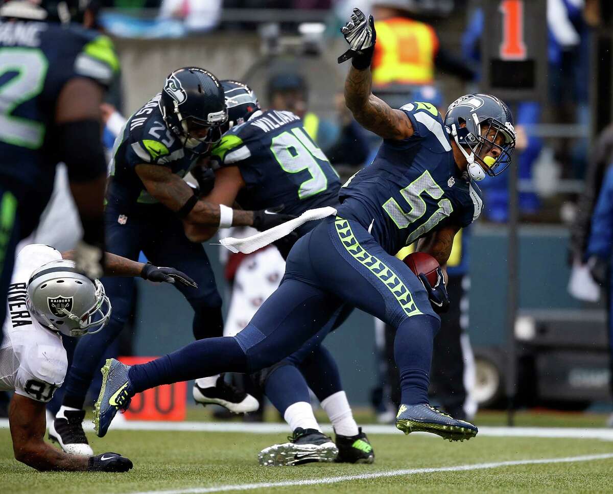 Raiders push Seahawks, but remain winless