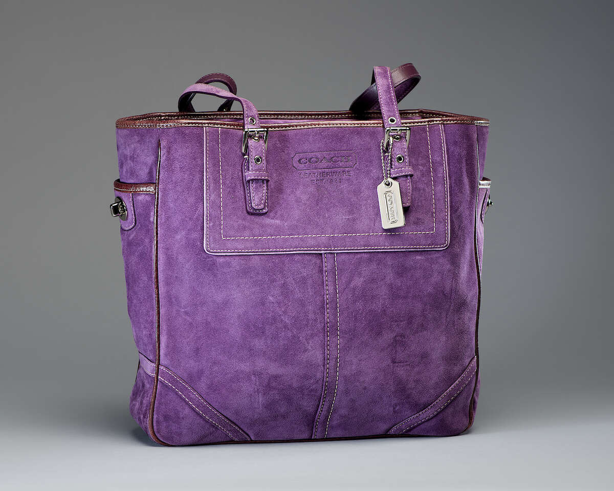 Goodwill getting ready for Glitter Sale