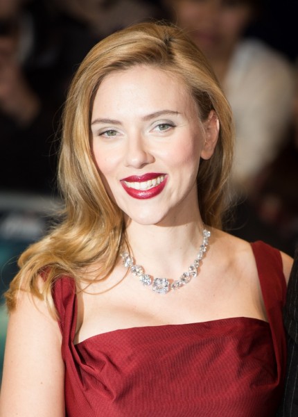 Scarlett Johansson opens up with Cosmopolitan magazine