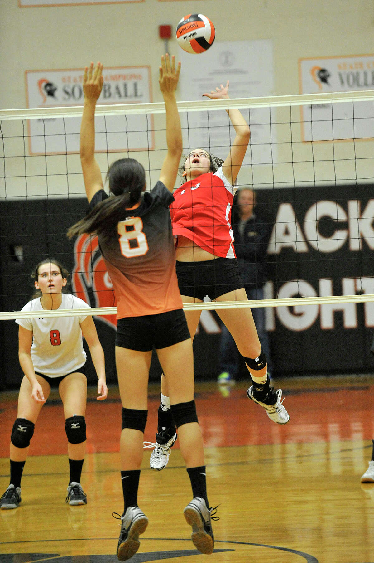 Stamford tops Greenwich volleyball in 5 sets