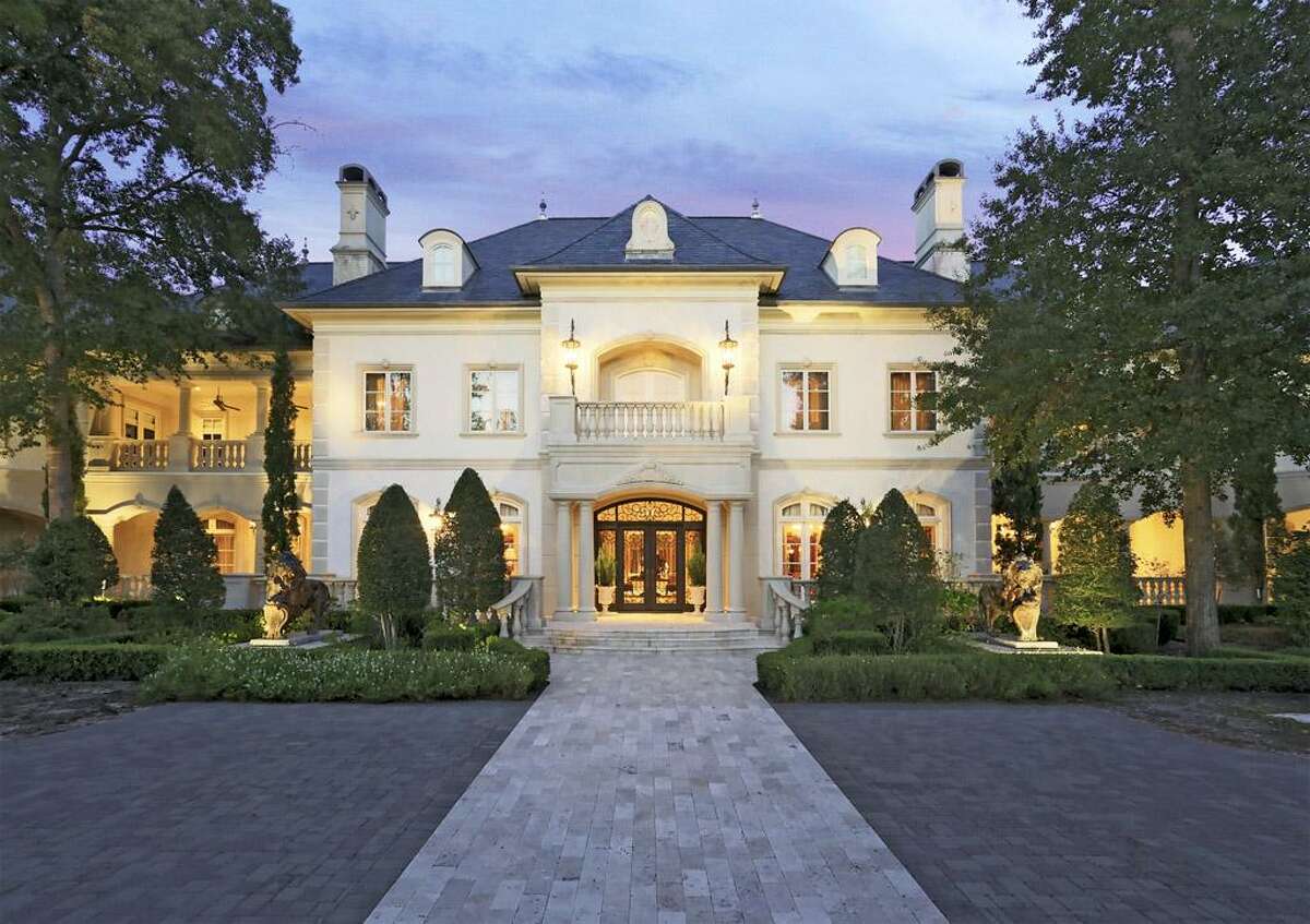 Look inside a stately $16 million Woodlands mansion