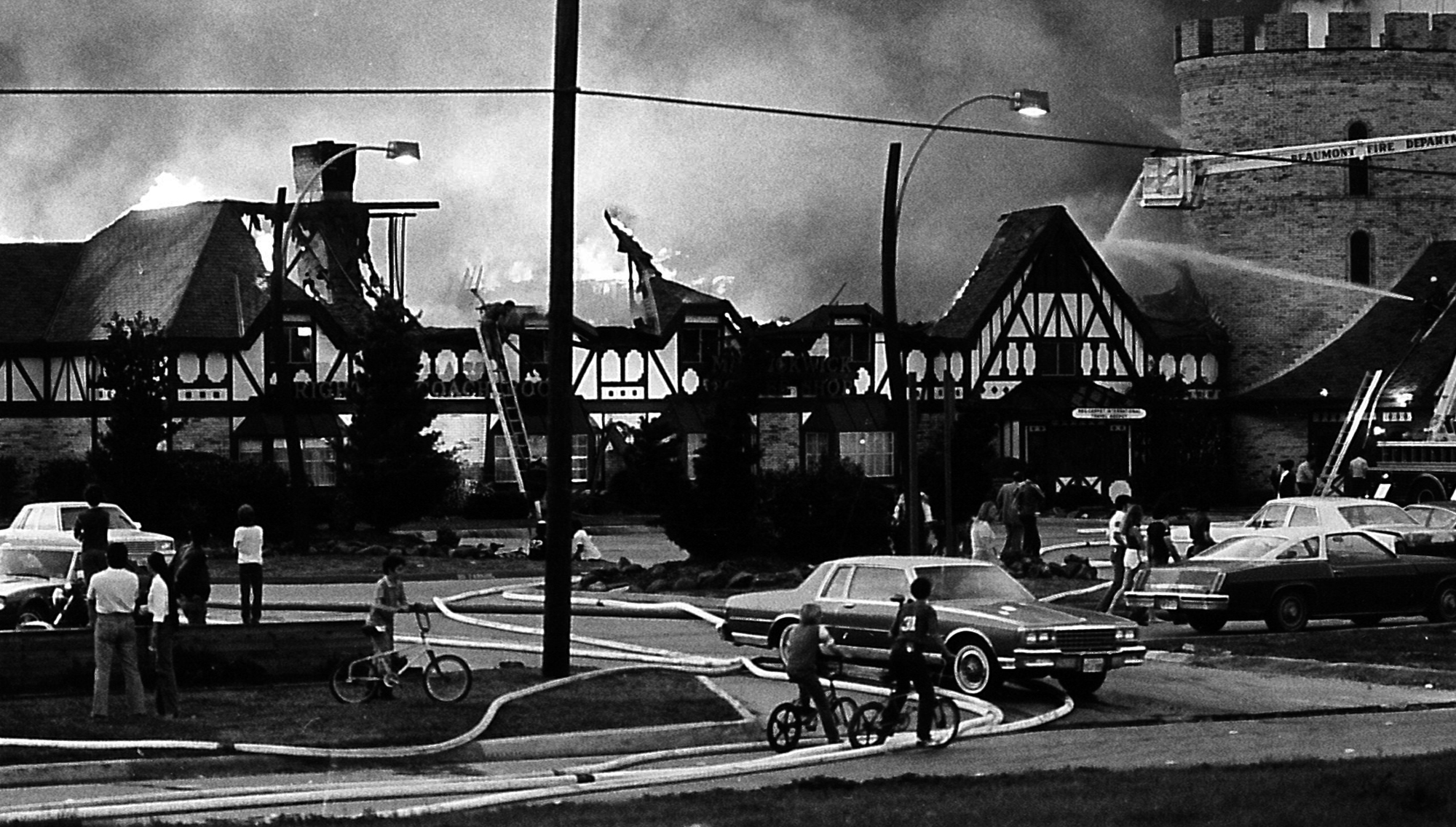 Photos Red Carpet Inn fire of '82 brought out the party crowds