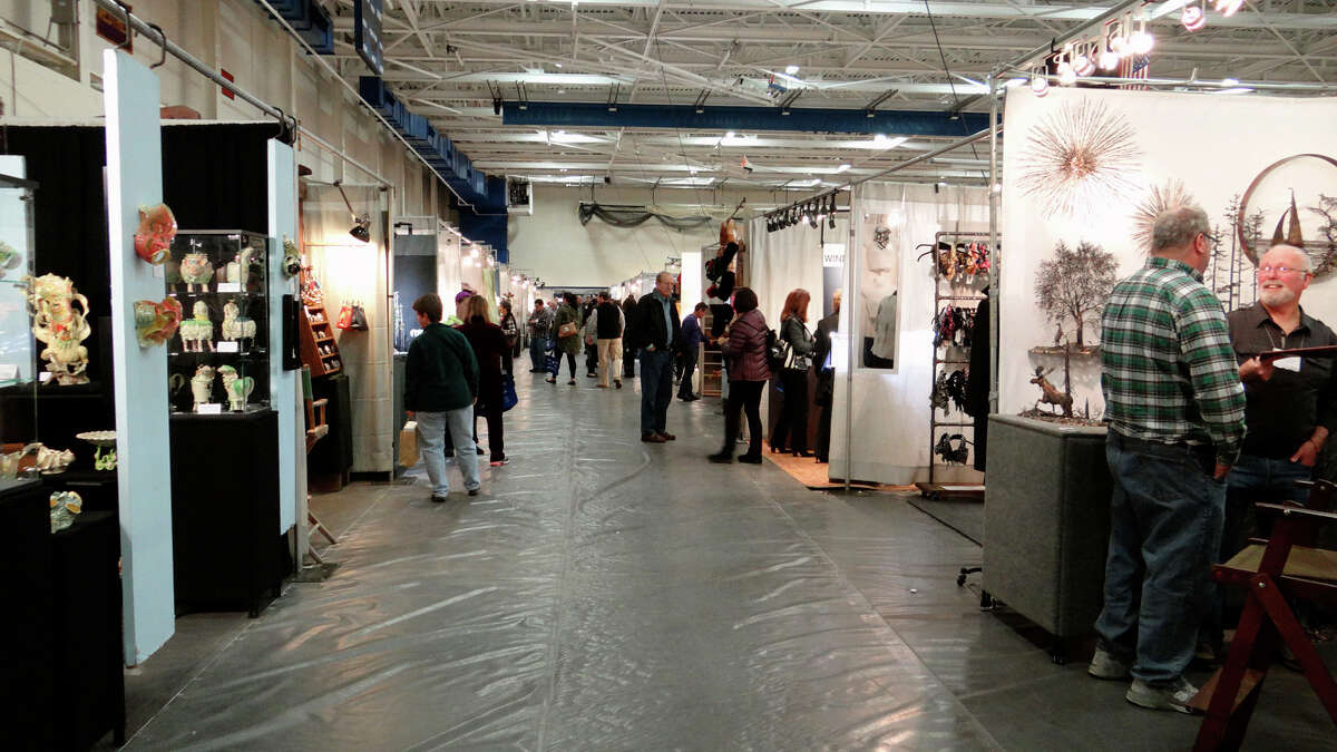Finearts marketplace draws crowd to CraftWestport