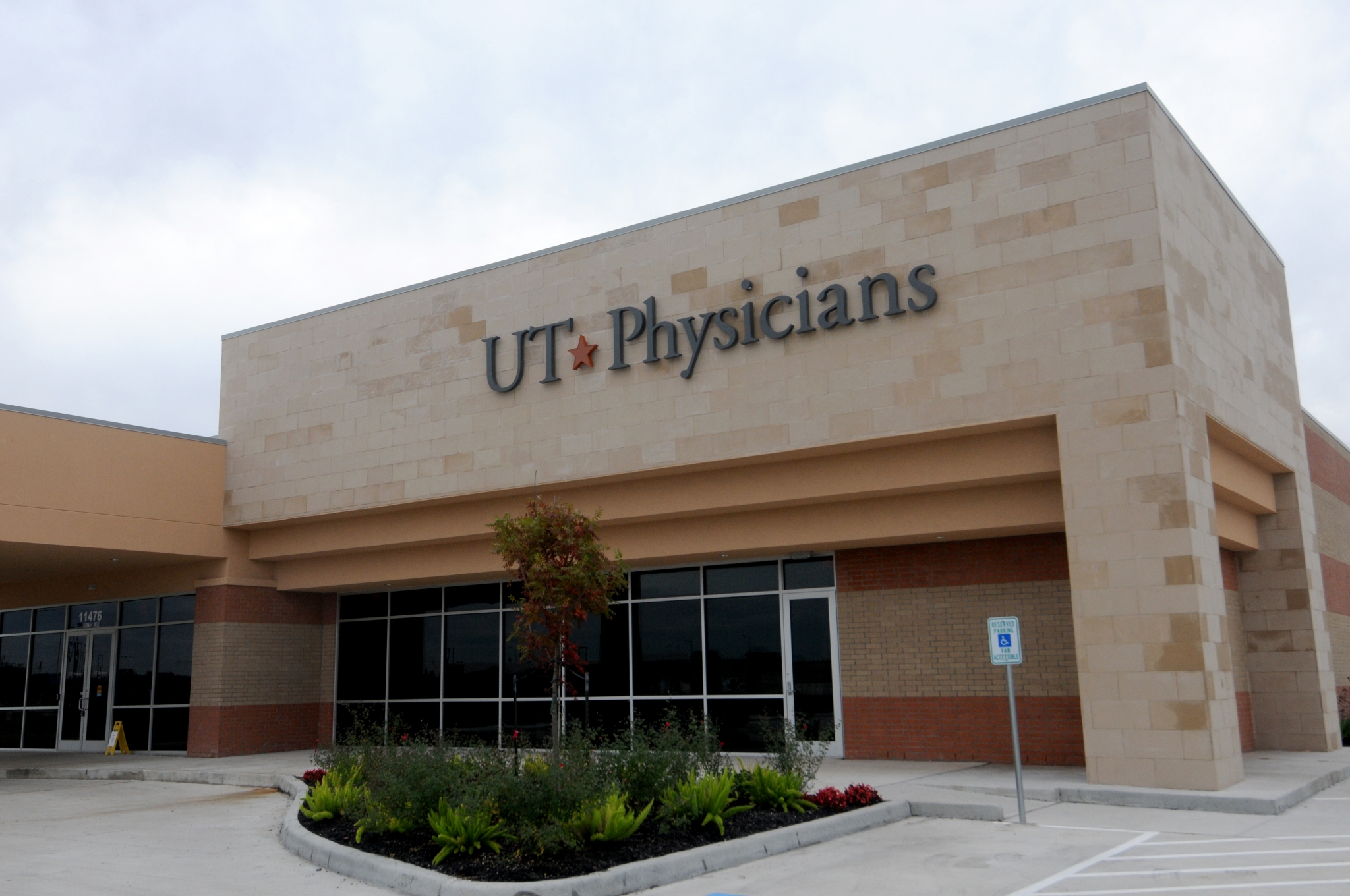 UT Physicians brings clinic to Beaumont