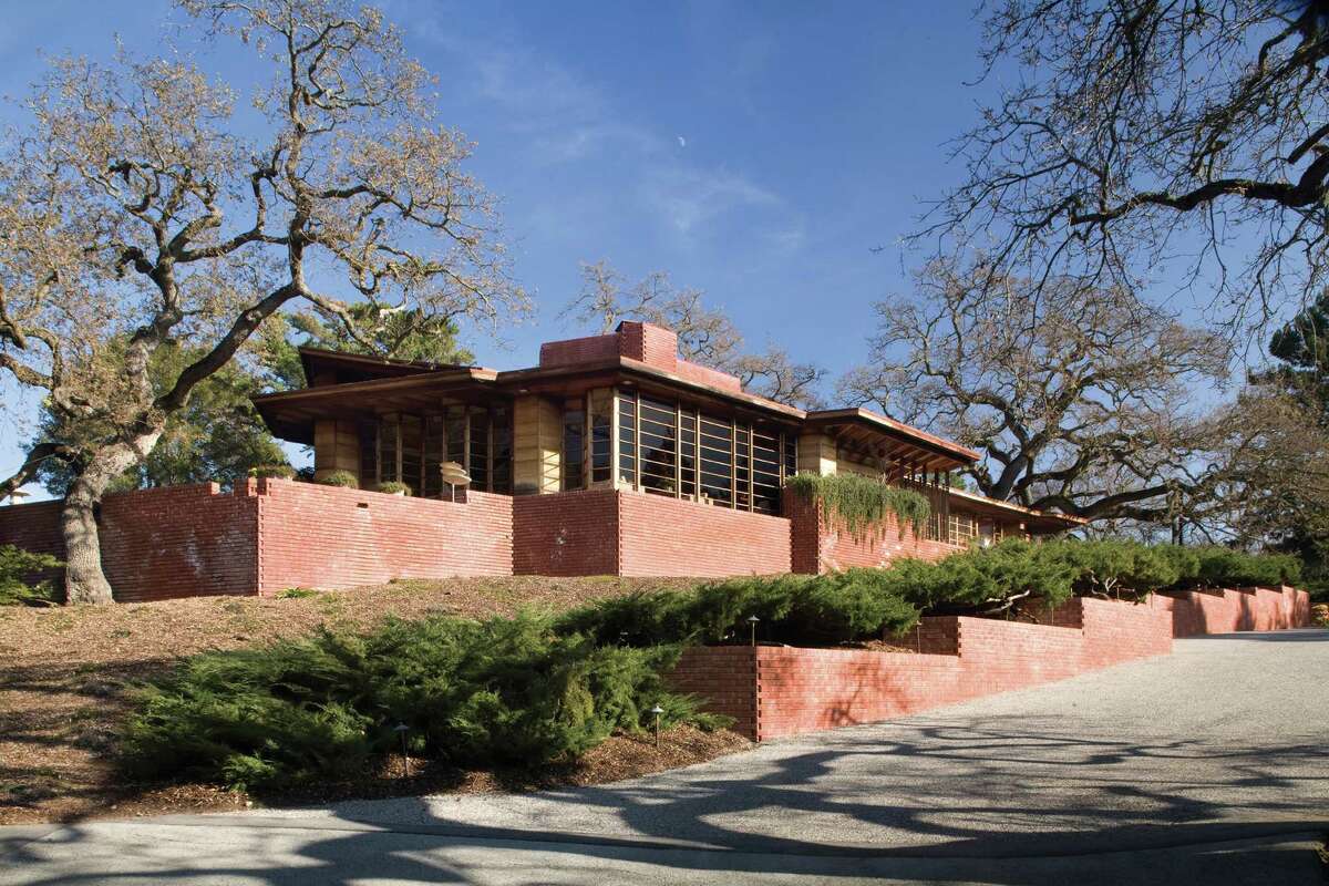 Hanna House, Stanford: This reddish-colored ranch home designed by Frank Lloyd Wright in 1936 is also known as the "Honeycomb House" because it's design is based on the hexagonal-shaped honeycomb produced by bees. Guided tours available: find details at hannahousetours.stanford.edu.