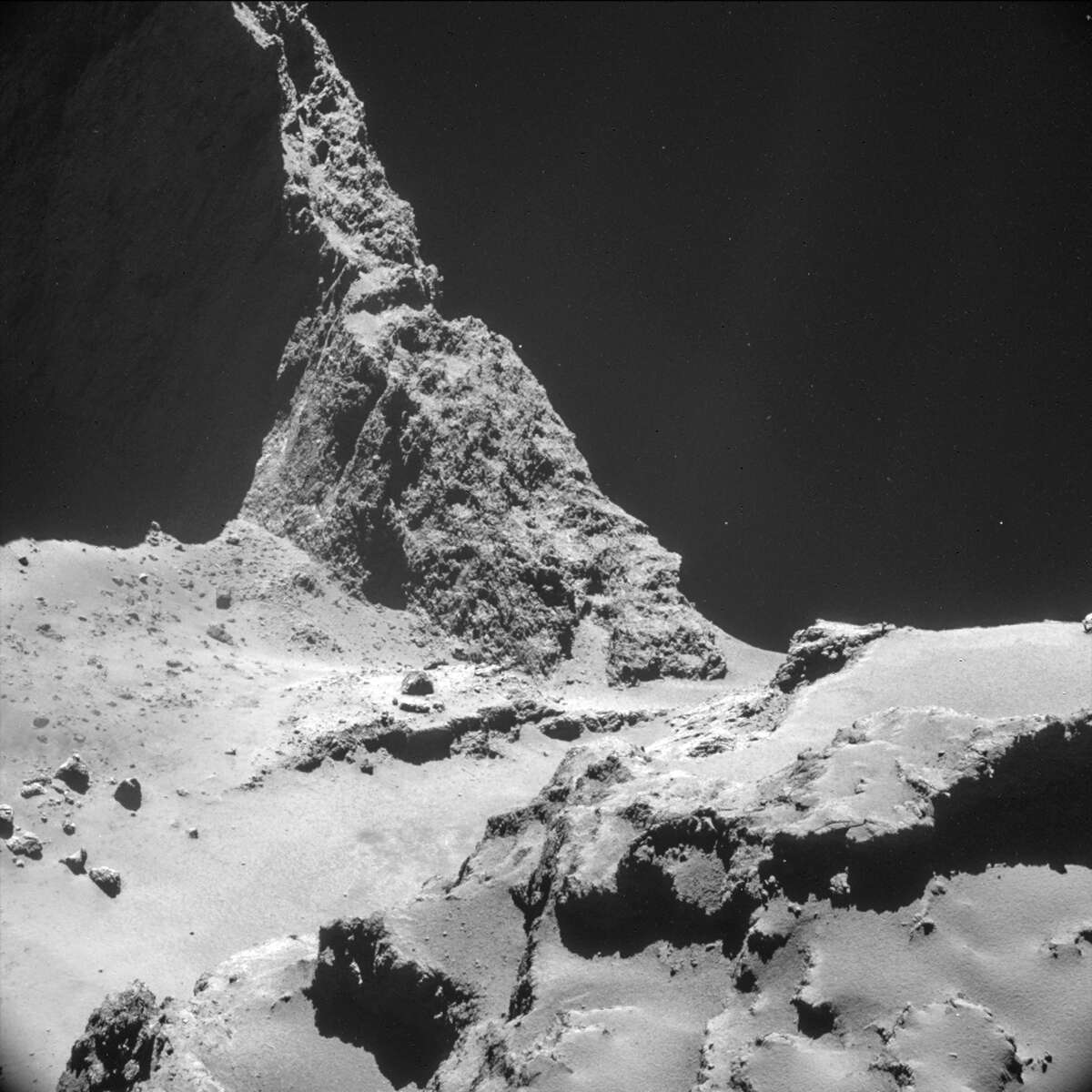 Spacecraft lands on comet