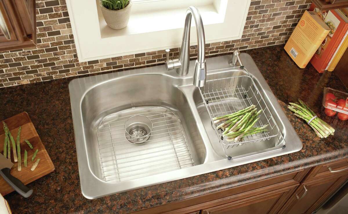 Kitchen sinks and faucets get sexy