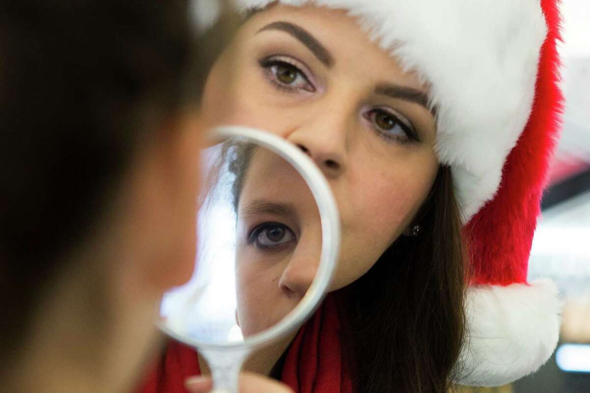 Periwinkle Foundation gives ill girls makeovers