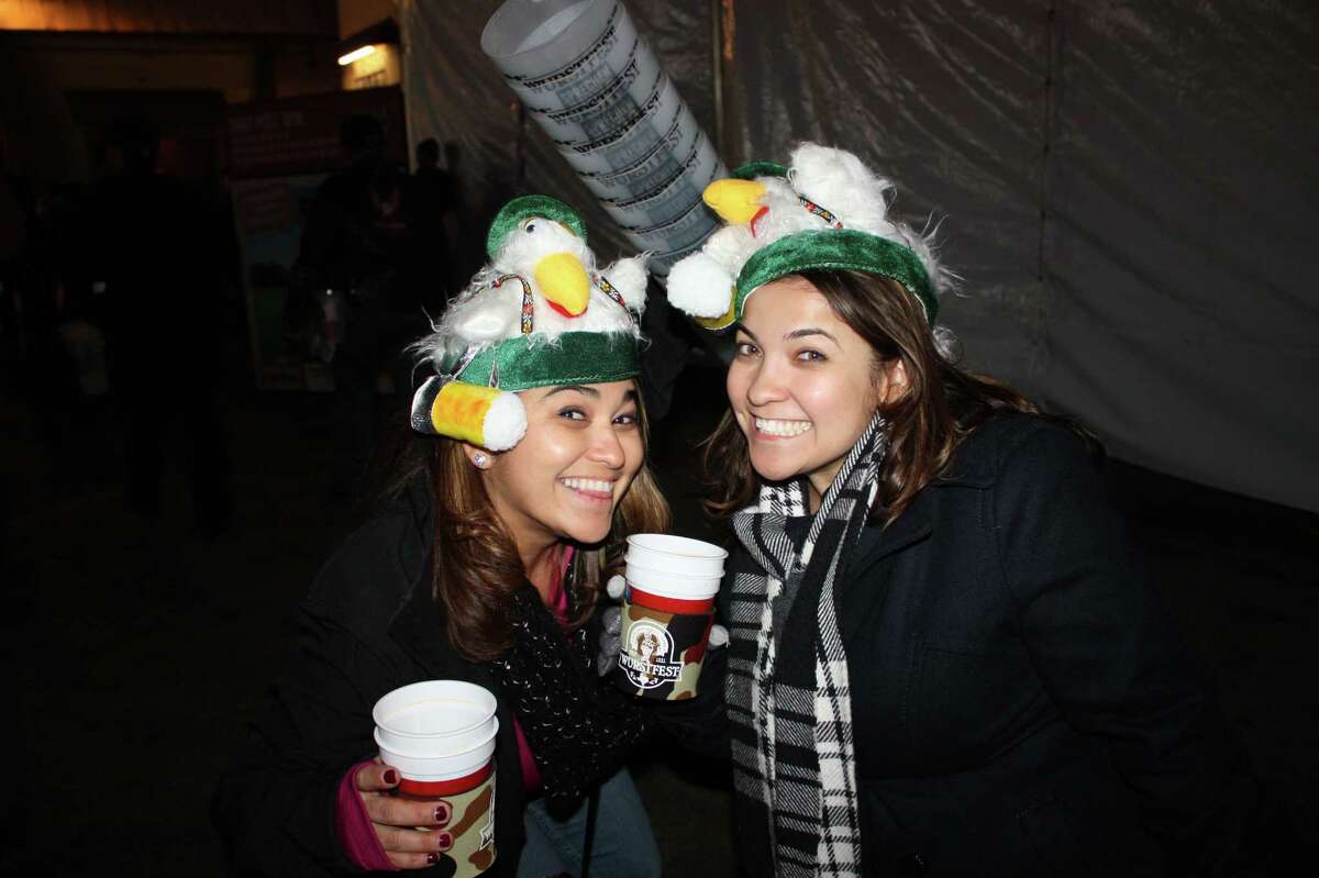 Texans pile on the coats and hats for New Braunfels' Wurstfest