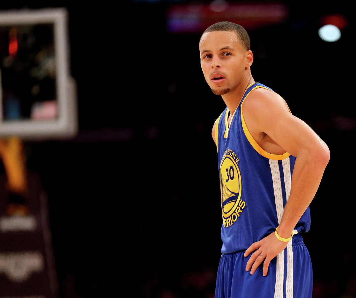 Curry takes big leap forward, as do Warriors