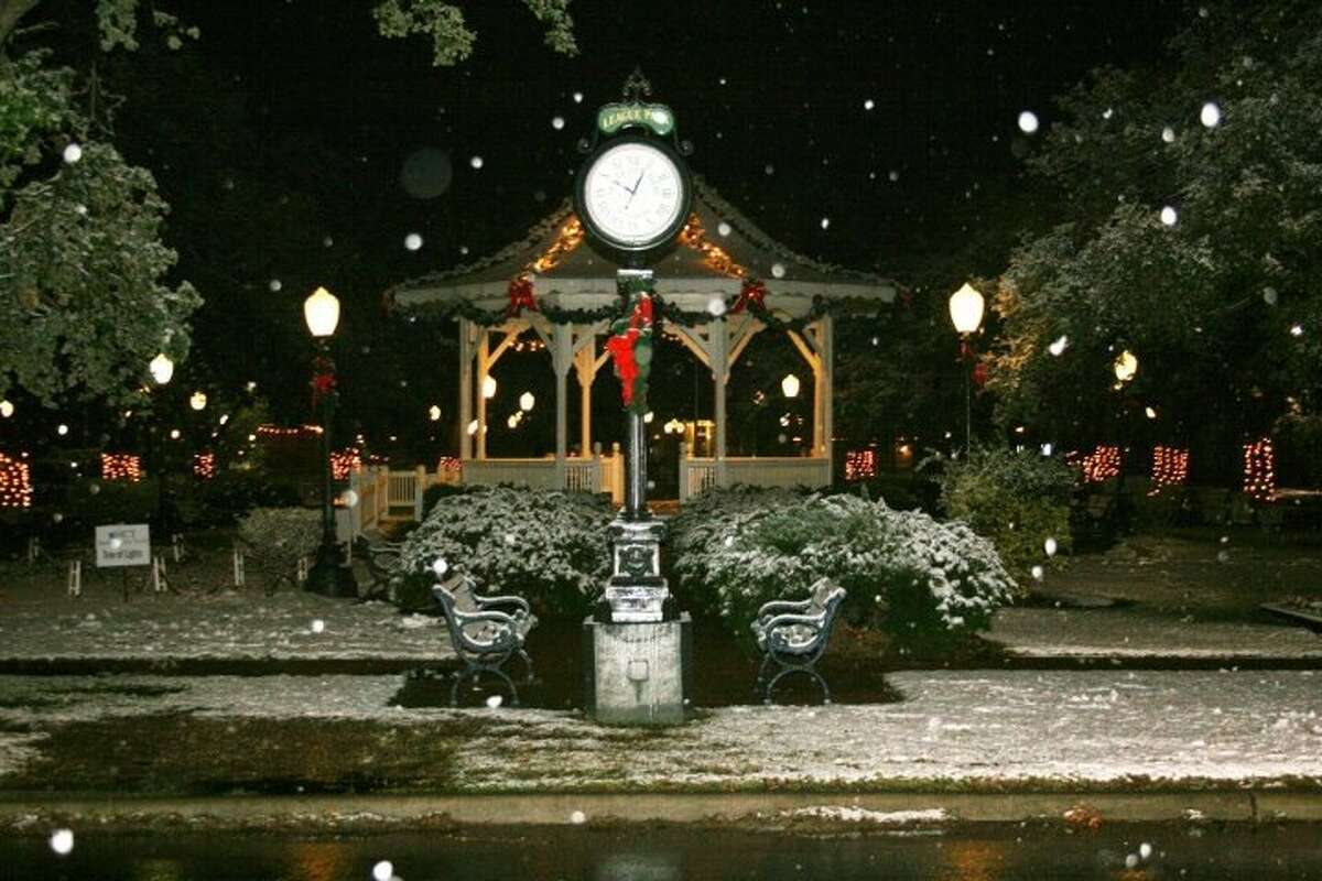 League City sets Holiday in Park