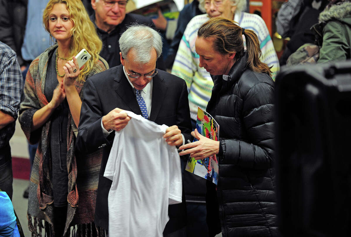 Kennedy Center calendar reception honors longtime staff member