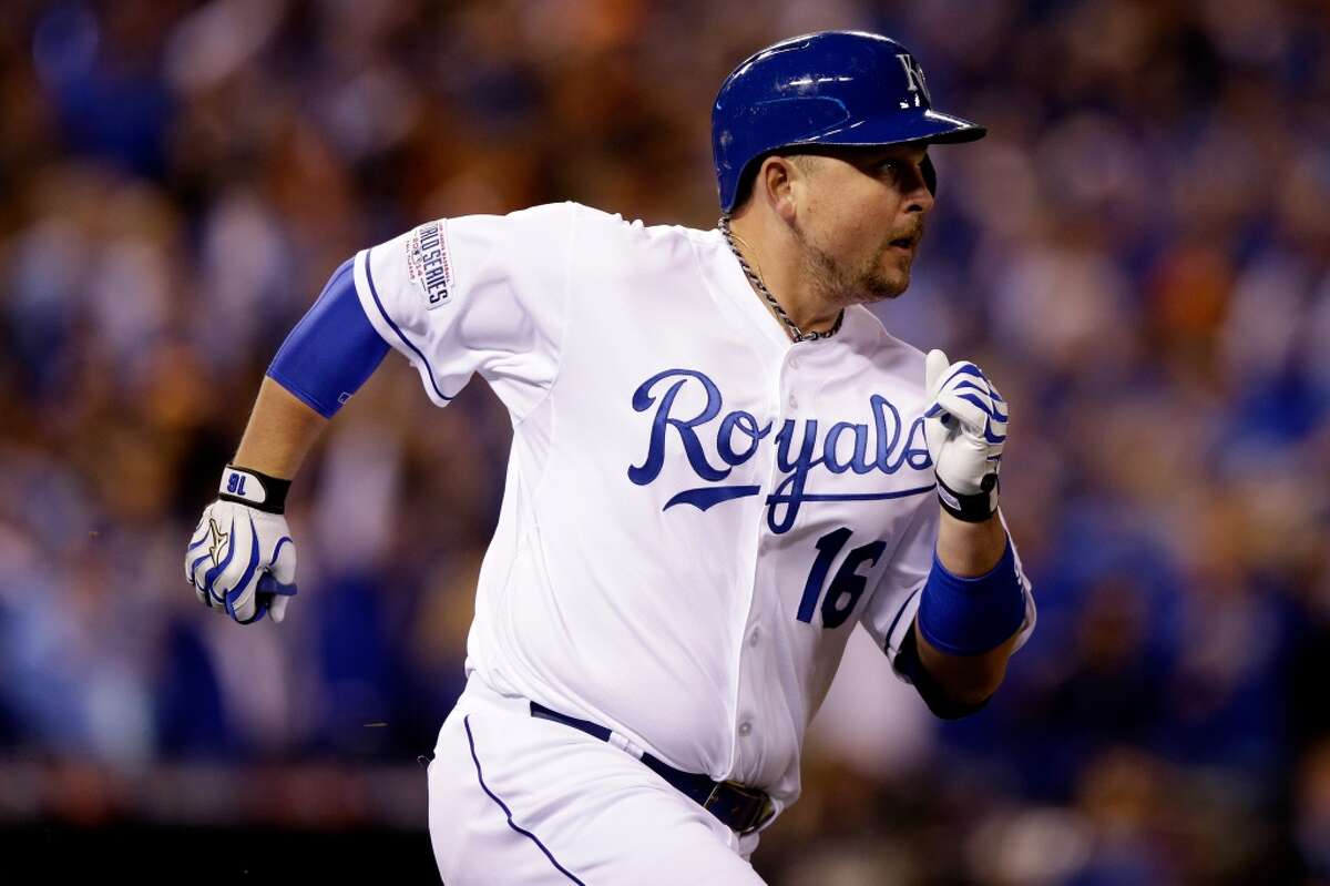 Billy Butler signs a 3-year contract with A’s