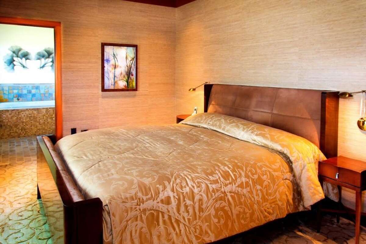 Contemporary Port Townsend home dates to 1906